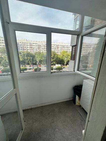 Apartament cu 4 camere decomandat în Militari