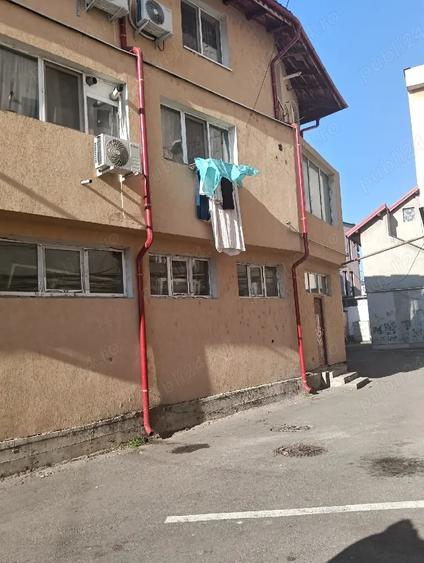 Garsonieră decomandată în Central