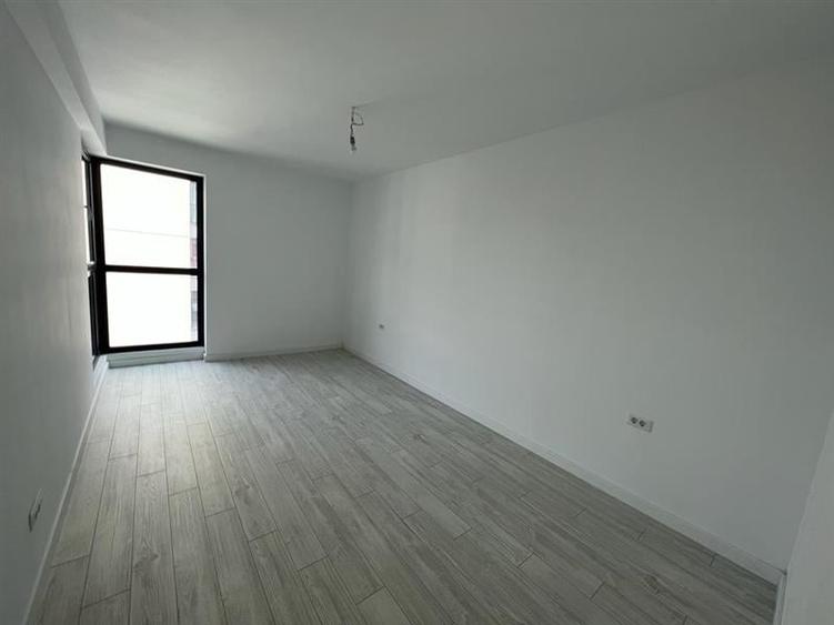 Apartament cu 3 camere decomandat în Rahova