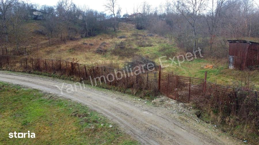 Teren de 3357 mp, în Valea Iașului