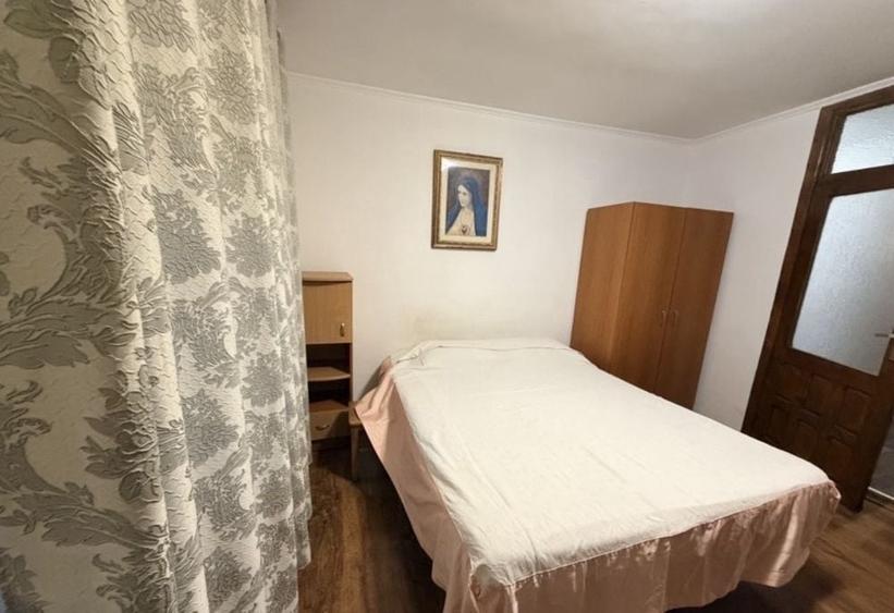 Apartament cu 4 camere decomandat în 1 Mai