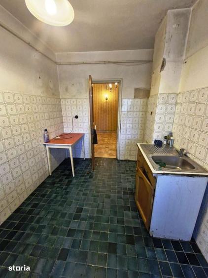 Apartament cu 3 camere decomandat în Grivița