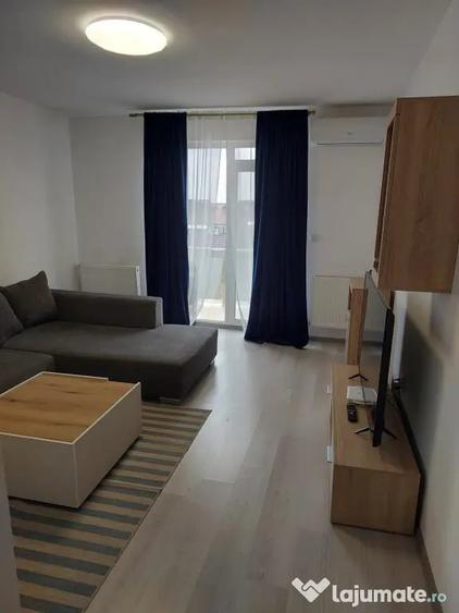 Apartament cu 2 camere decomandat în Giroc