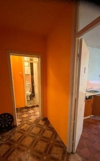 Apartament cu 4 camere decomandat în Astra