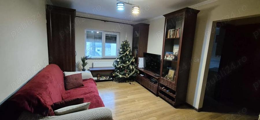 Apartament cu 4 camere decomandat în Bucovina