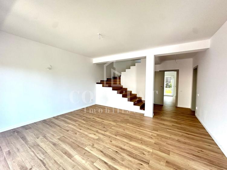 Duplex cu 4 camere cu Canalizare în Florești