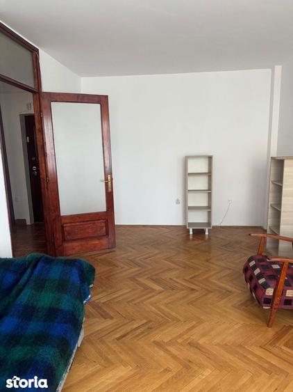 Apartament cu 3 camere în Republicii