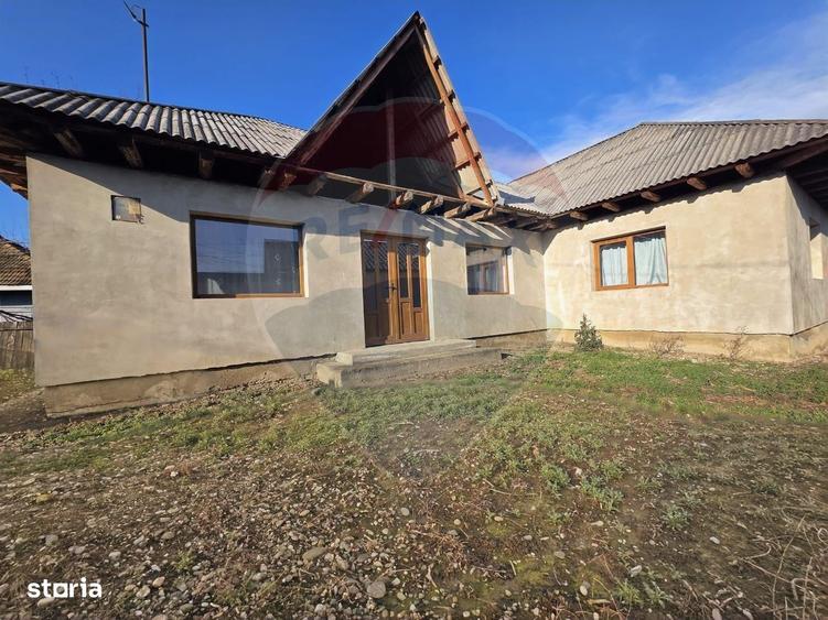 Casă cu 3 camere cu Teren 966 Mp în Gârleni