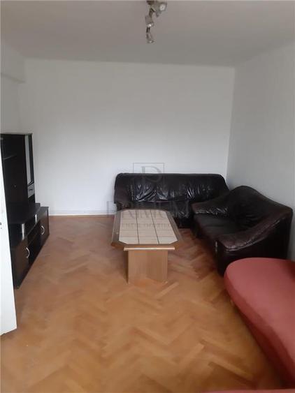 Apartament cu 2 camere decomandat, mobilat în Central