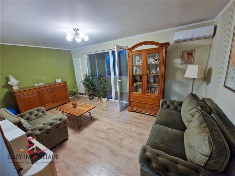 Apartament cu 3 camere decomandat, mobilat în Dâmbu Pietros