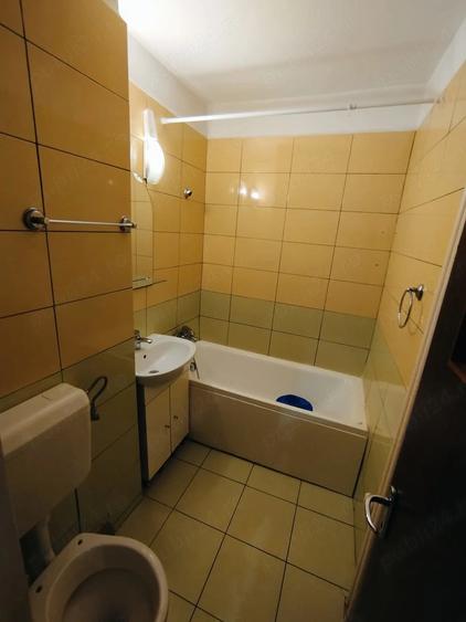 Apartament cu 2 camere semidecomandat în Berceni