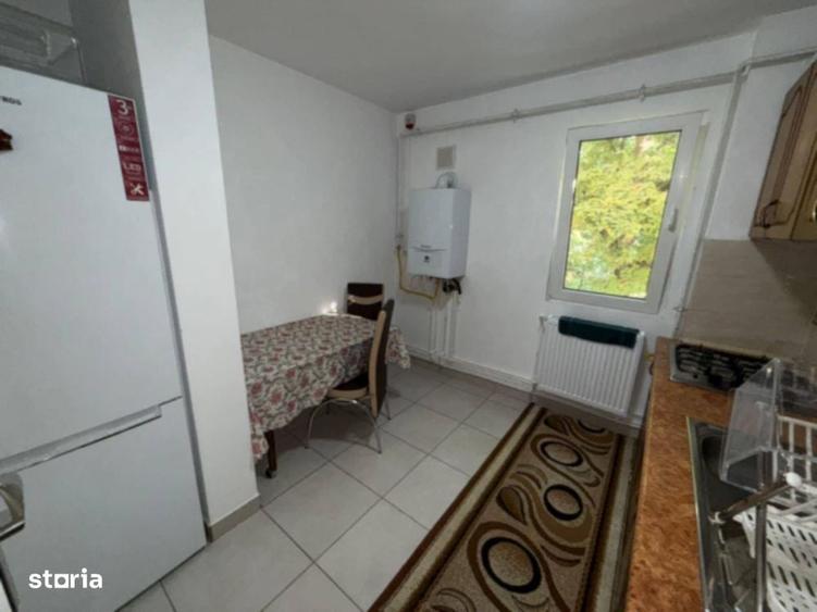 Apartament cu 2 camere semidecomandat în Podu Roș