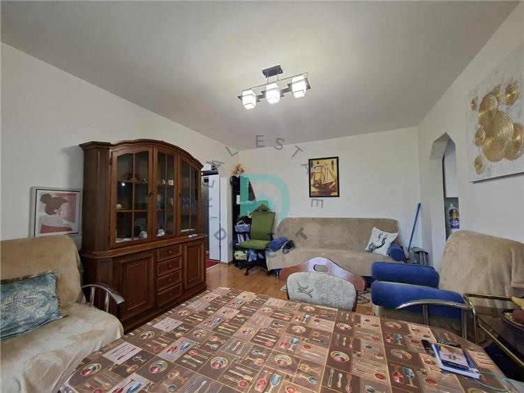 Apartament cu 2 camere semidecomandat în Griviței