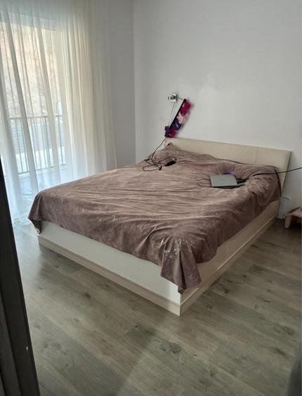 Duplex cu 5 camere cu Teren 250 Mp în Florești