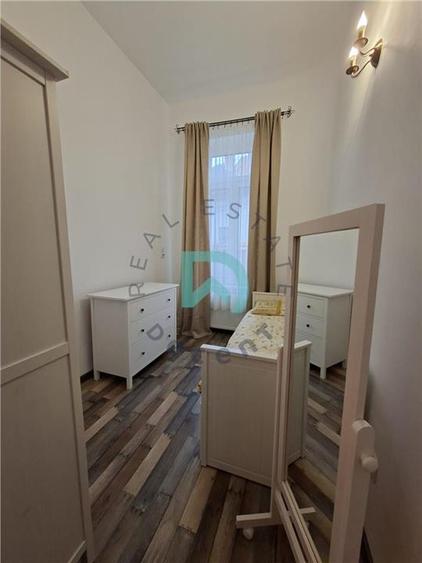 Apartament  la casa 3 camere, Bd. 15 Noiembrie - 14