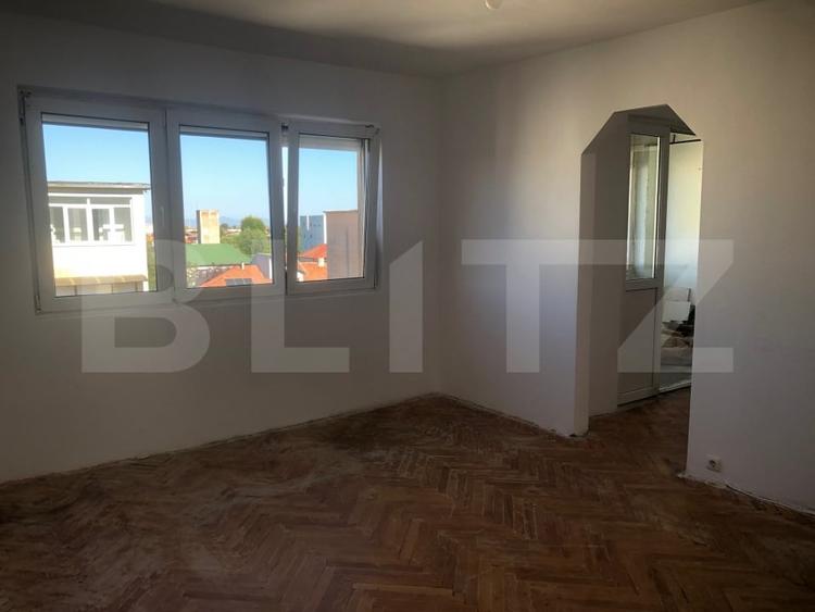Apartament cu 2 camere nedecomandat în 14 Mai