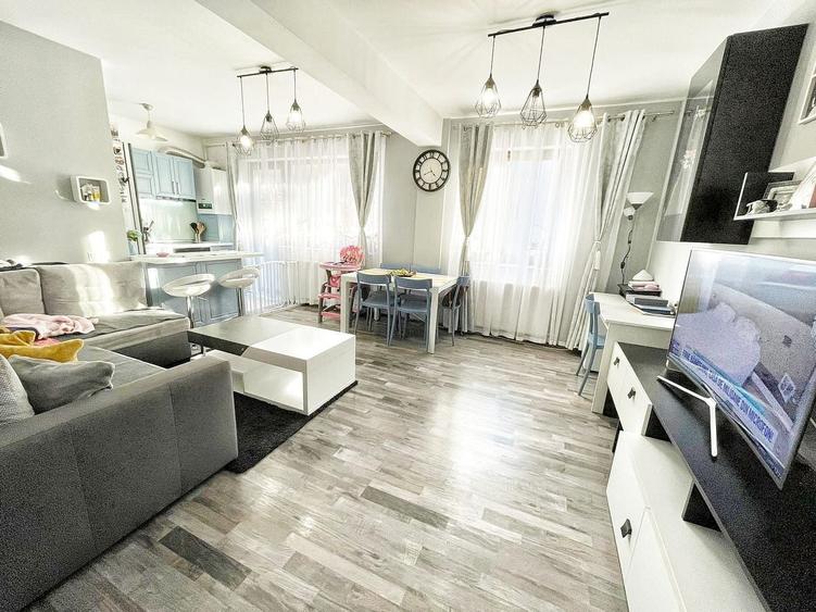 Apartament cu 3 camere semidecomandat, mobilat în Florești