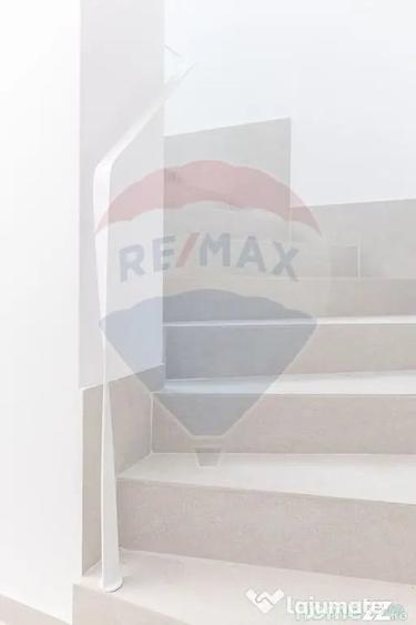 Apartament cu 4 camere decomandat în Națiunile Unite