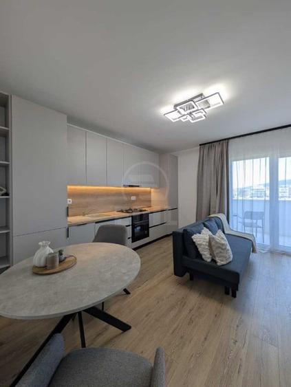 Apartament cu 2 camere semidecomandat în Florești