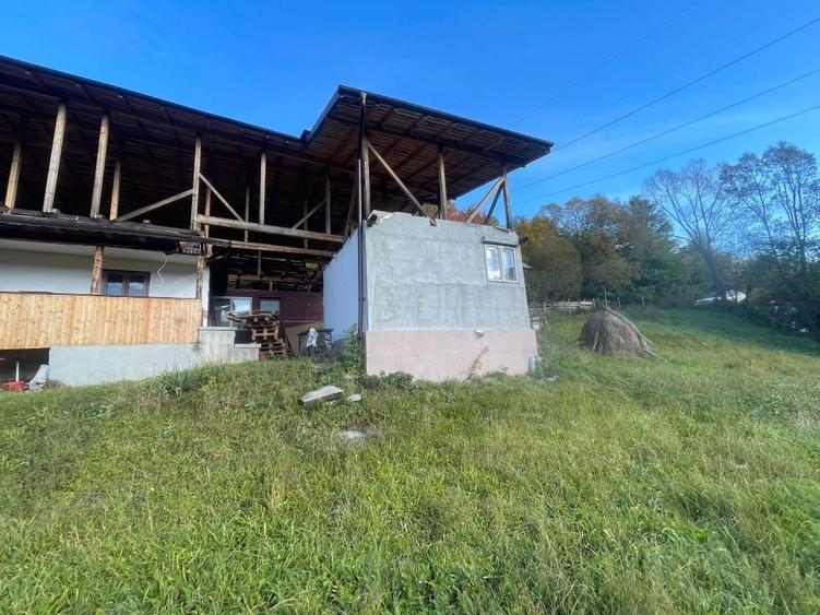 Casă cu 4 camere în Secăria