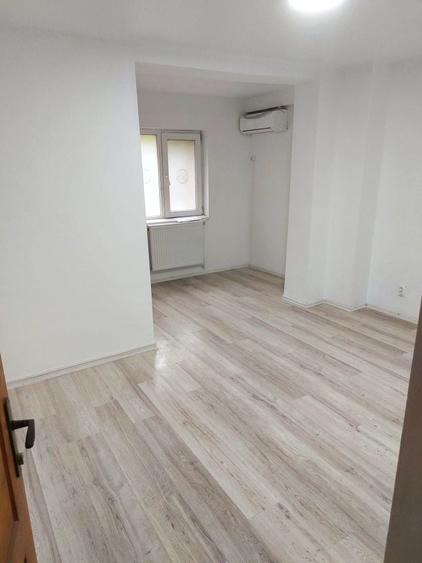 Spatiu de inchiriat zona Podu-Ros - 3