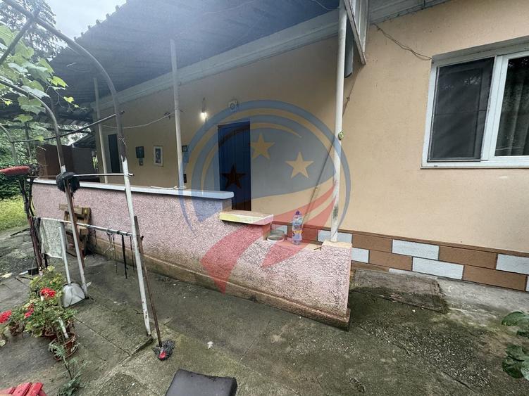 Casă individuală cu 2 camere cu Canalizare în Ultracentral
