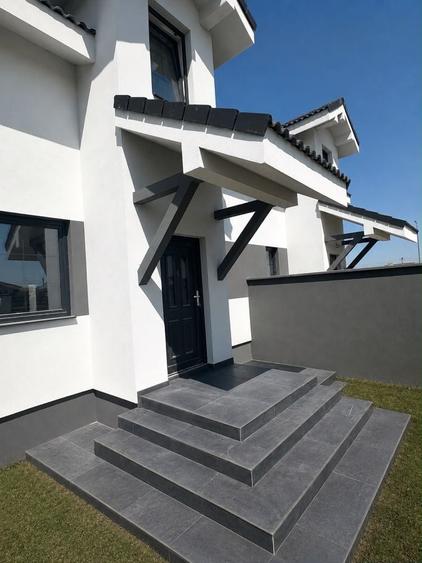 Casă cu 4 camere cu Teren 580 Mp în Moșnița Nouă