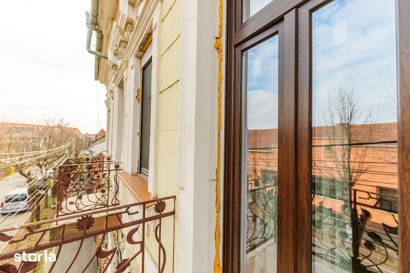 Casă cu 9 camere cu Teren 865 Mp în Central
