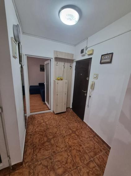 Apartament cu 2 camere decomandat, mobilat în CET