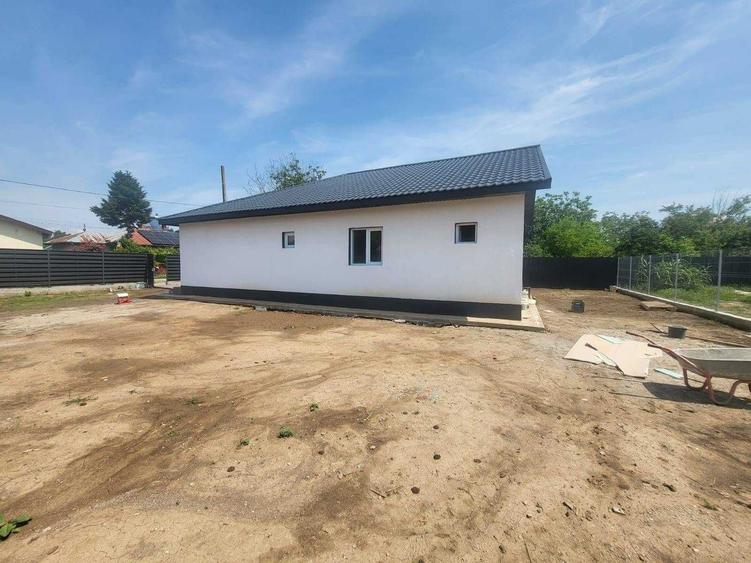 Casă cu 4 camere în Central