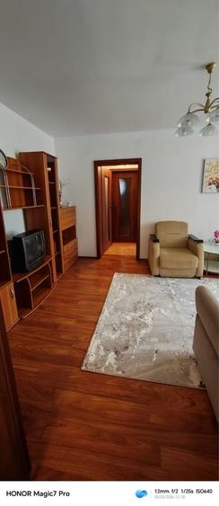 Apartament cu 2 camere semidecomandat în Calea București