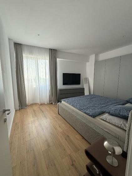 Apartament cu 3 camere decomandat, mobilat în Sisești