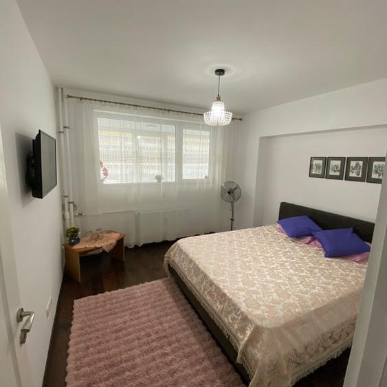 Apartament cu 3 camere decomandat, mobilat în Pantelimon