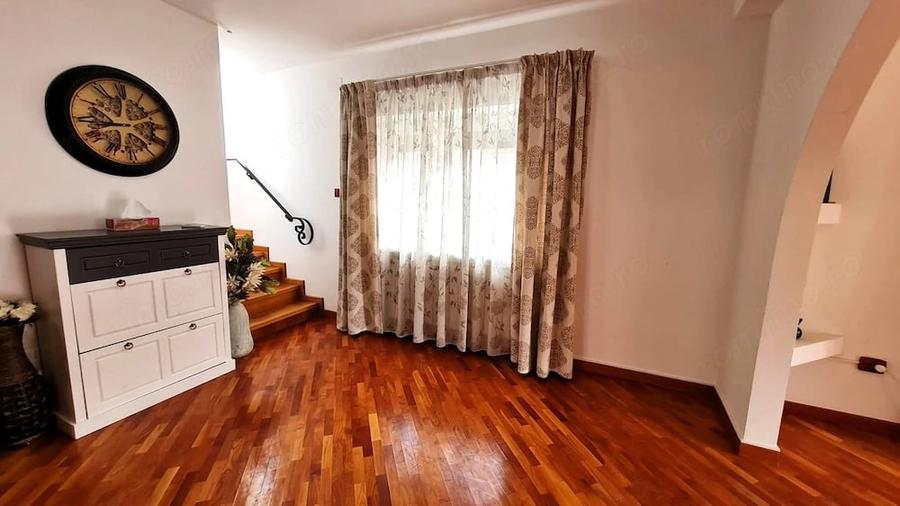 Casă cu Teren 2550 Mp în Central