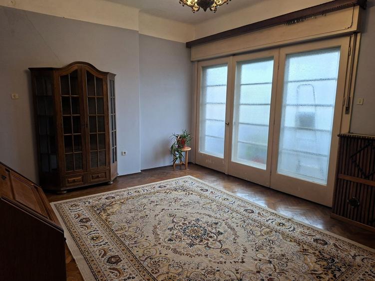 Apartament cu 3 camere decomandat în P-ța Alba Iulia