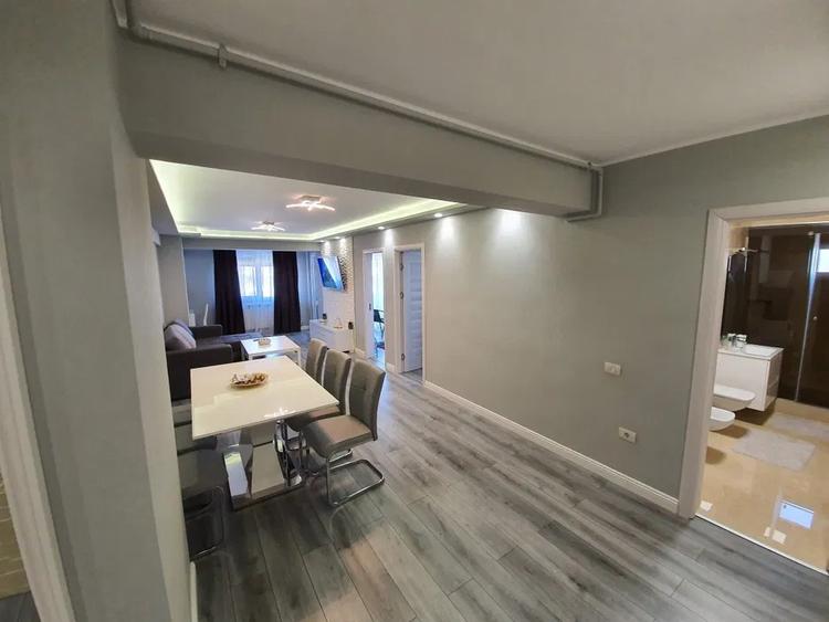 Apartament cu 2 camere semidecomandat, mobilat în Casa de Cultură