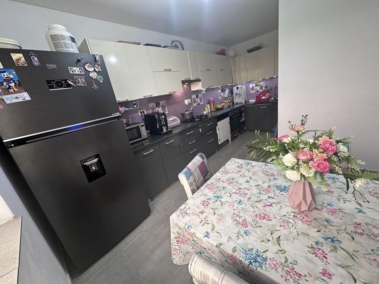 Casă cu 4 camere cu Teren 800 Mp în Tuzla