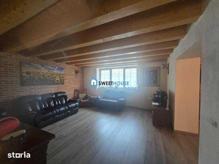 Casă cu 4 camere cu Teren 300 Mp în Central
