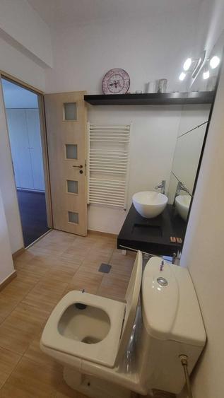 Apartament cu 3 camere decomandat în Străulești