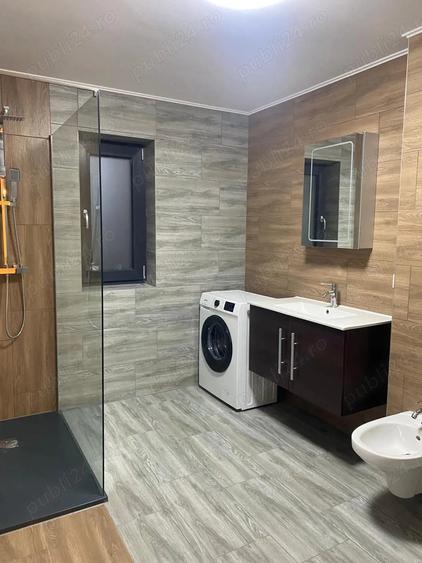 Apartament cu 4 camere decomandat în Central