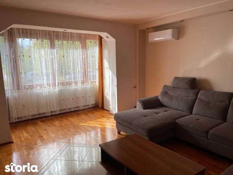 Apartament cu 3 camere în Polivalentă