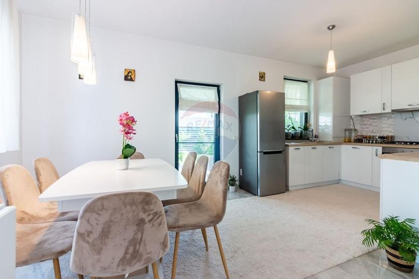 Casă individuală cu 4 camere cu Teren 320 Mp în Tunari