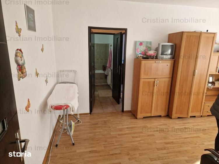 Apartament cu 2 camere semidecomandat în Școlilor