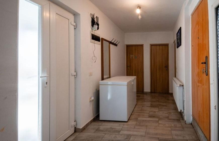 Casă cu 4 camere în Sânandrei