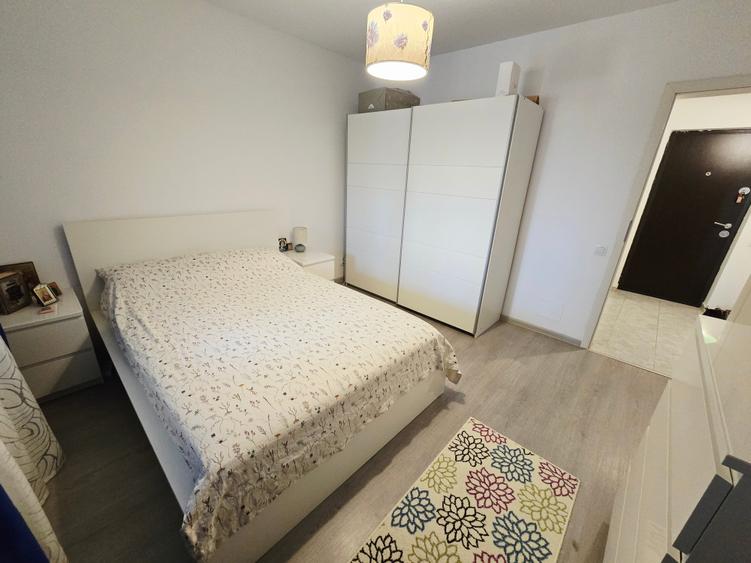 Apartament cu 2 camere semidecomandat în Berceni