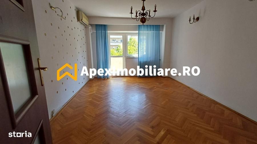 Apartament cu 4 camere decomandat în Unirii