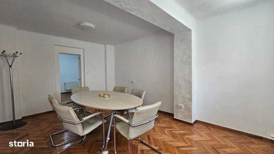Apartament cu 4 camere în Aviatorilor