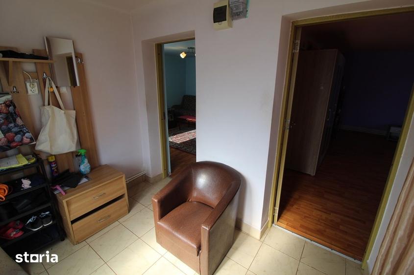 Casă cu 2 camere cu Teren 2261 Mp în Central