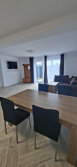 Apartament cu 3 camere în Lețcani