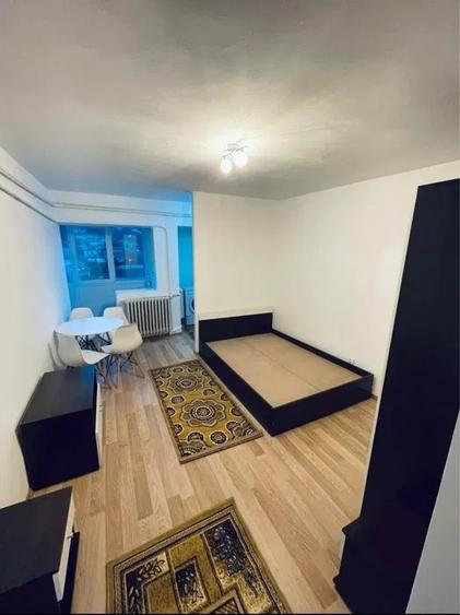 Garsonieră decomandată, mobilată în Galata